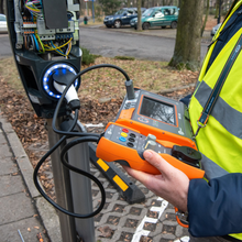 Adaptador EVSE-01 para probar estaciones de carga de vehículos